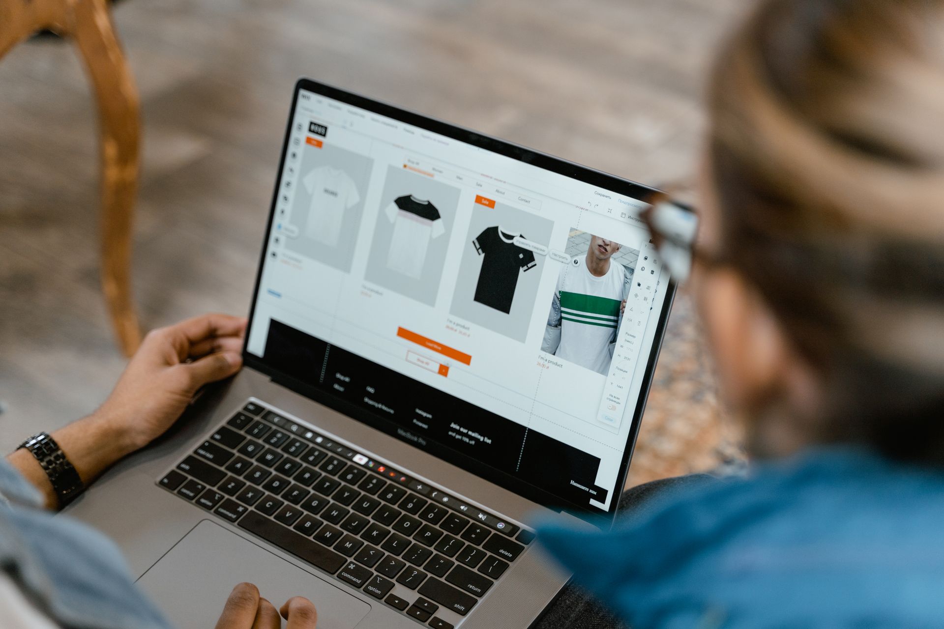 Un sito e-commerce aperto su un computer portatile